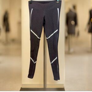 ALO Yoga‎ Continuity Leggings XS-S Gray White Stripes Contour Active Women's